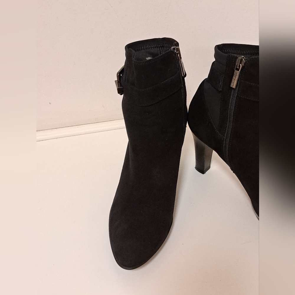 Aquatalia Dorotea Black Suede Waterproof Ankle Bootie Misses Size 8 - Picture 4 of 10